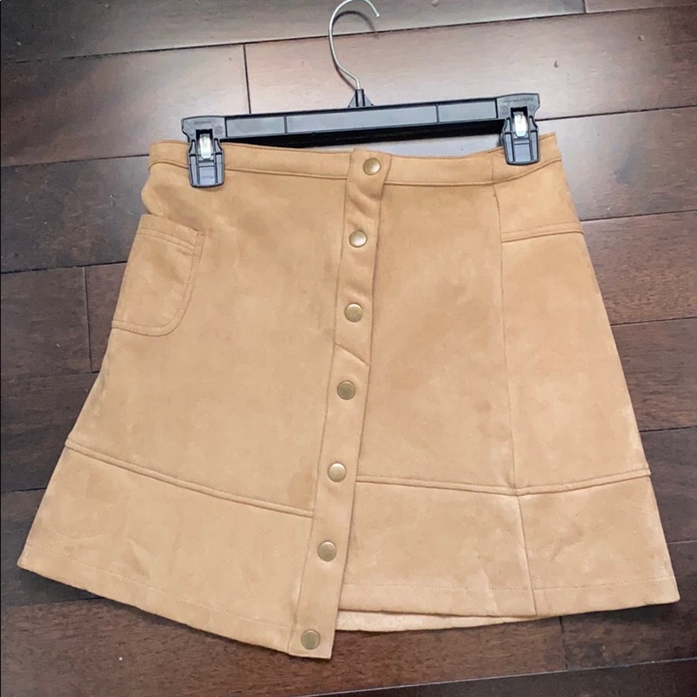 Bloomingdales suede button skirt